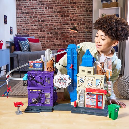 Spider-Man VenomVersus Web Slinging City Playset