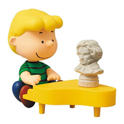 Peanuts Schroeder and Piano Ultra-Detail Figure