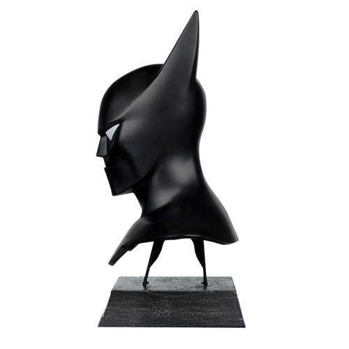 DC Direct Prop Replica Wave 6 Batman Batman Beyond 1:3 Scale Cowl