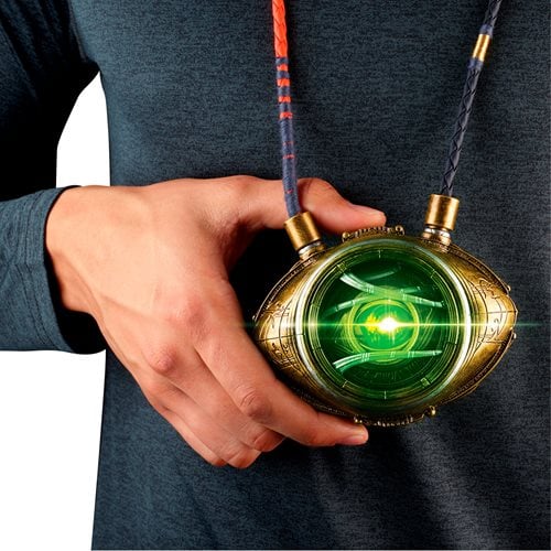 Doctor Strange Marvel Legends Series Eye of Agamotto Electronic Talisman Prop Replica