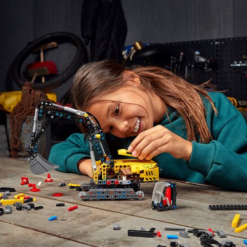 LEGO 42121 Technic Heavy-Duty Excavator