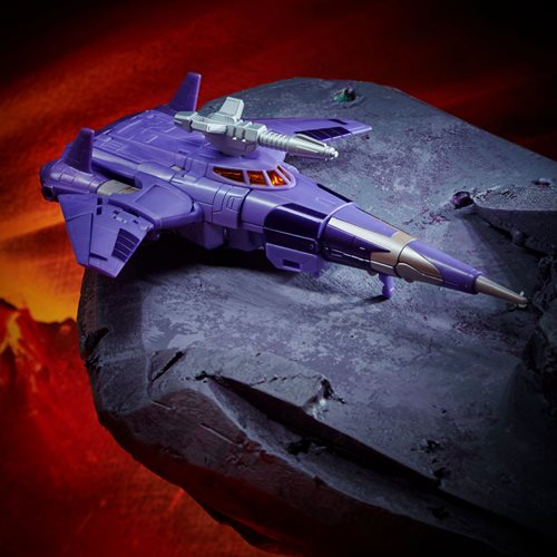 Transformers War for Cybertron Kingdom Voyager Cyclonus