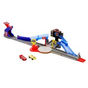 Cars Lightning McQueen Jump & Stunt Raceway Playset
