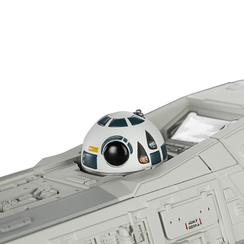 Star Wars The Vintage Collection New Republic E-Wing and KE4-N4