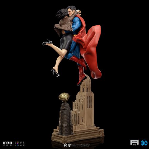 Superman and Lois Lane 1:6 Scale Statue