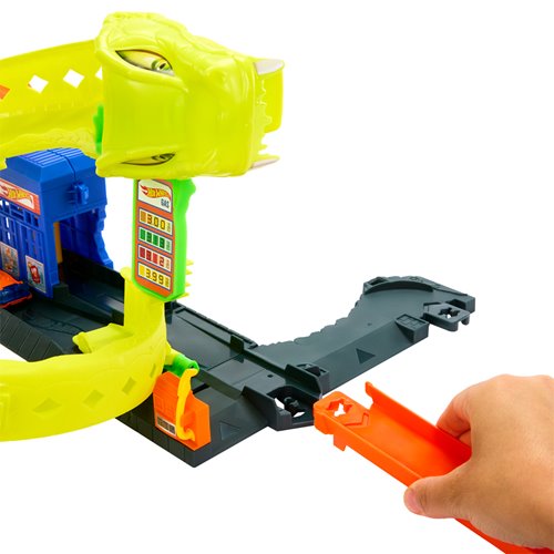 Hot Wheels Snake Spiral Attack Track Set
