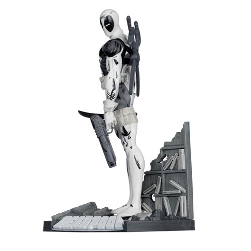 Marvel Deadpool The New Mutants #98 Line Art 1:10 Scale Posed Figure with Scene - Gold Label Exclusi