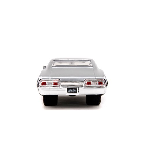 Bigtime Muscle 1967 Chevrolet Impala SS Candy Silver and Black 1:24 Scale Die-Cast Metal Vehicle