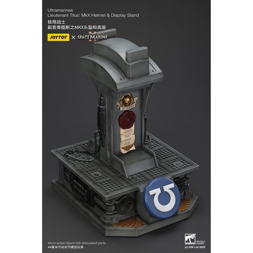 Joy Toy Warhammer 40,000 Ultramarines Lt. Titus MKX 1:18 Scale Helmet and Stand