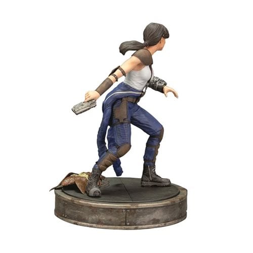 Fallout Amazon Lucy Maclean Statue
