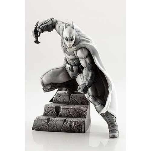 Batman Arkham Series 10 Anniversary Limited Edition 1:10 Scale ARTFX+ Statue