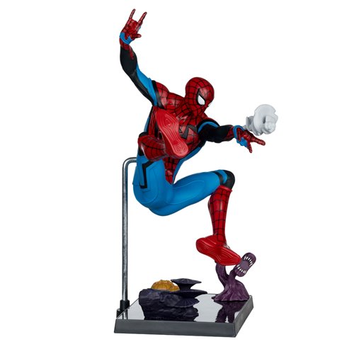 Marvel Rivals Wave 2 Spider-Man 1:6 Scale Posed Figure with Scene and Comic