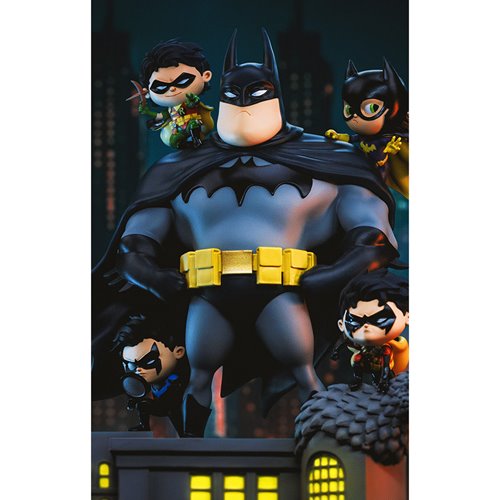 Batman Family DC Comics Animated Icons 1:10 Deluxe Art Scale