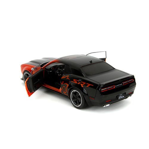Pink Slips Wave 1 2015 Dodge Challenger SRT Hellcat Redeye Widebody 1:18 Scale Die-Cast Metal Vehicl