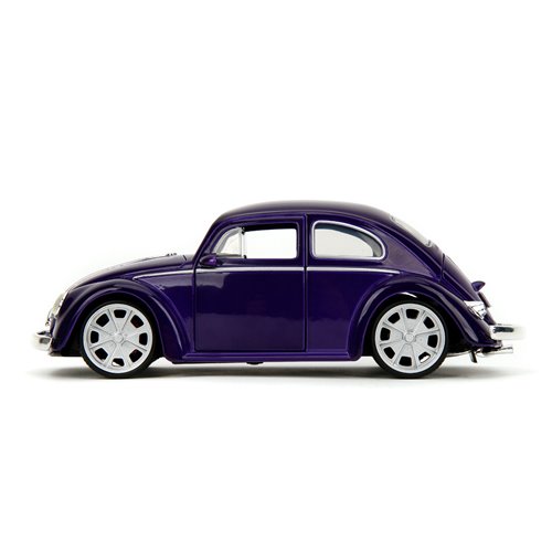 Wednesday Volkswagen Beetle 1:24 Scale Die-Cast Metal Vehicle with Wednesday Addams and Thing Figure