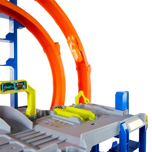 Hot Wheels Mega Loop Garage Track Set