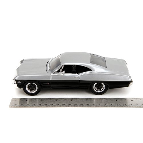 Bigtime Muscle 1967 Chevrolet Impala SS Candy Silver and Black 1:24 Scale Die-Cast Metal Vehicle