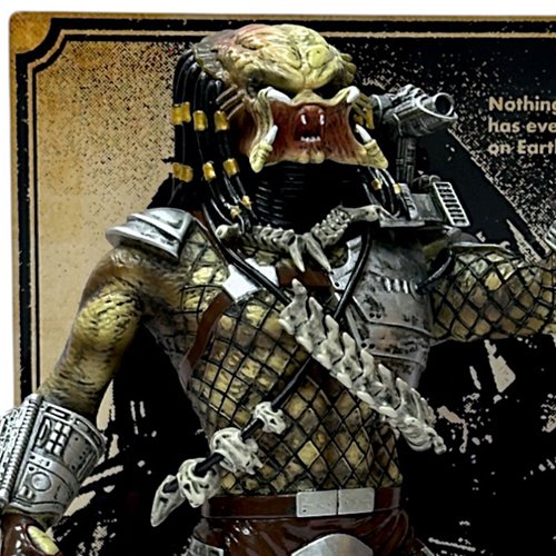 Predator 9-Inch Deluxe Vinyl Statue