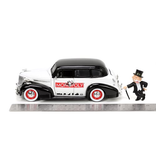 Monopoly Hollywood Rides 1939 Chevrolet Master Deluxe 1:24 Scale Die-Cast Metal Vehicle with Mr. Mon