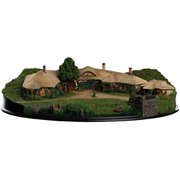 The Lord of the Rings Trilogy The Green Dragon Inn Limited Edition Environment Statue