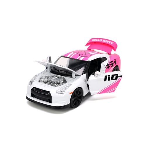 Hello Kitty Tokyo Speed 2009 Nissan GT-R R35 1:24 Scale Die-Cast Metal Vehicle with Figure