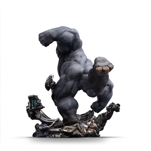 Rhino Limited Edition 1:10 Art Scale Statue