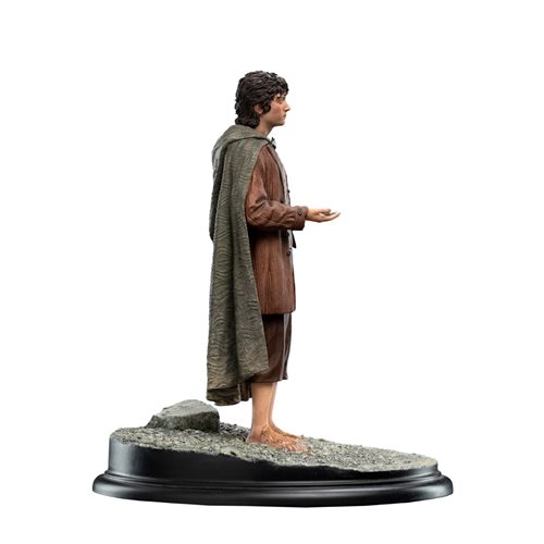 The Lord of the Rings Frodo Baggins Ringbearer 1:6 Scale Statue
