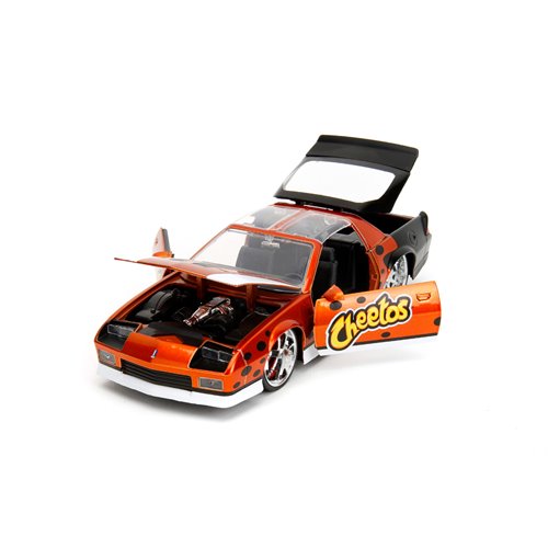 Cheetos 1985 Chevrolet Camaro Z28 1:24 Scale Die-Cast Metal Vehicle with Chester Cheetah Figure