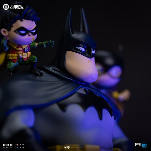 Batman Family DC Comics Animated Icons 1:10 Deluxe Art Scale