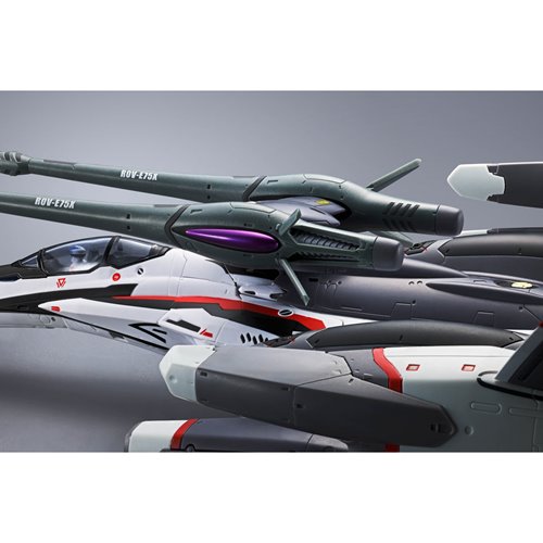 Macross  Frontier: The False Songstress Tornado Messiah Valkyrie Alto Saotome Use Revival Version Ch