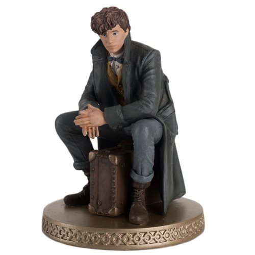 Harry Potter Wizarding World Collection Newt Scamander Fantastic Beasts 2 Figure with Collector Magazine