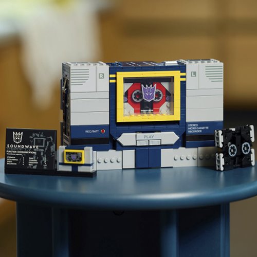 LEGO Icons 10358 Transformers Soundwave