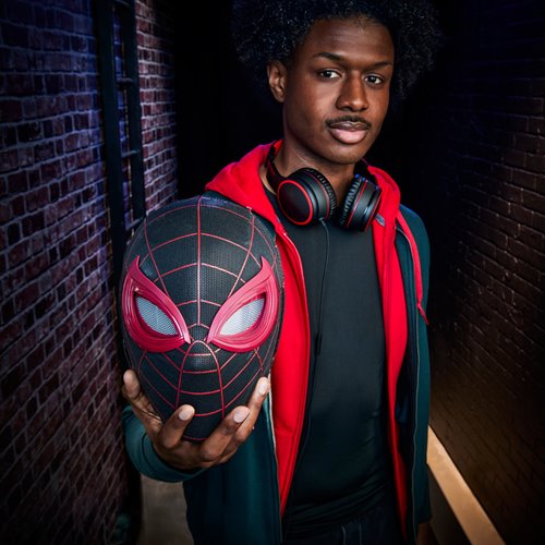 Spider-Man Marvel Legends Series Miles Morales Electronic Expressive Mask