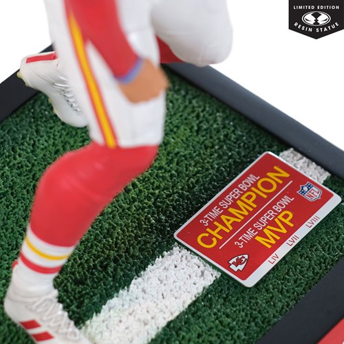 NFL Patrick Mahomes Kansas City Chiefs 1:6 Scale Resin Statue