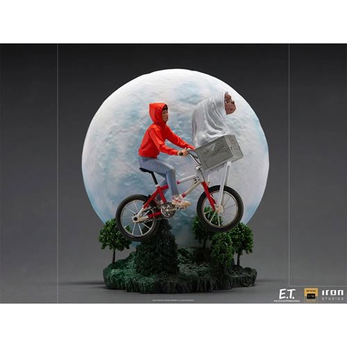 E.T. and Elliot Deluxe 1:10 Art Scale Limited Edition Statue