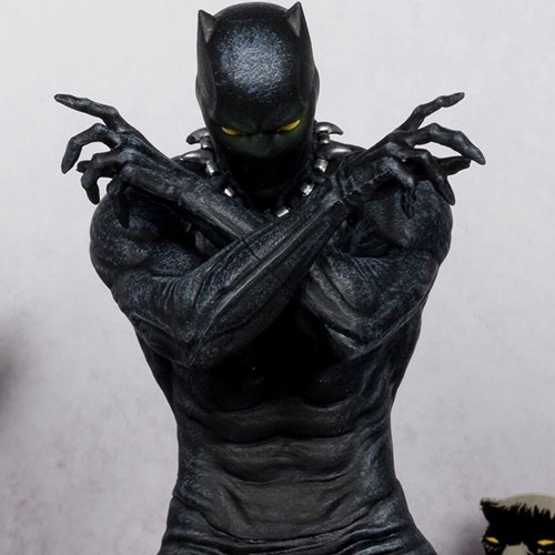 Marvel Wave 4 Black Panther Marvel Knights #4 1:10 Scale Posed Figure with Scene