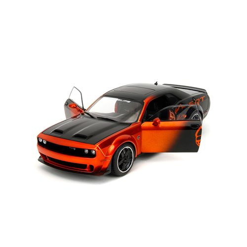 Pink Slips Wave 1 2015 Dodge Challenger SRT Hellcat Redeye Widebody 1:18 Scale Die-Cast Metal Vehicl