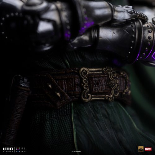 Doctor Doom Infinity Gauntlet Battle Diorama Series 1:10 Deluxe Art Scale Limited Edition Statue