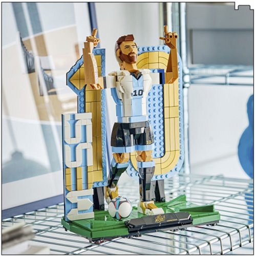 LEGO Editions 43015 Lionel Messi – Soccer Legend