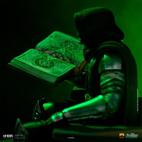 Avengers: Doomsday Doctor Doom on Throne 1:10 Art Scale Limited Edition Statue