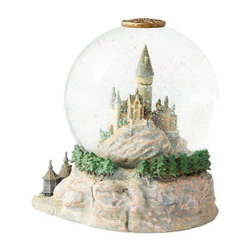 Wizarding World of Harry Potter Hogwarts Castle Snow Globe