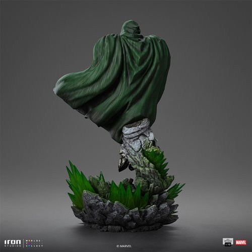 Doctor Doom Infinity Gauntlet Battle Diorama Series 1:10 Art Scale Limited Edition Statue