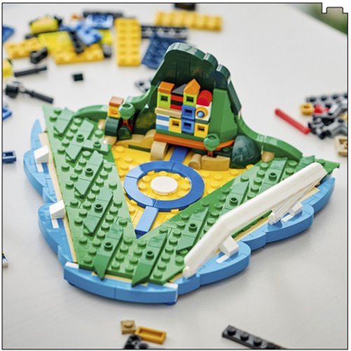 LEGO® Editions 43027 Vini Jr. – Soccer Highlights