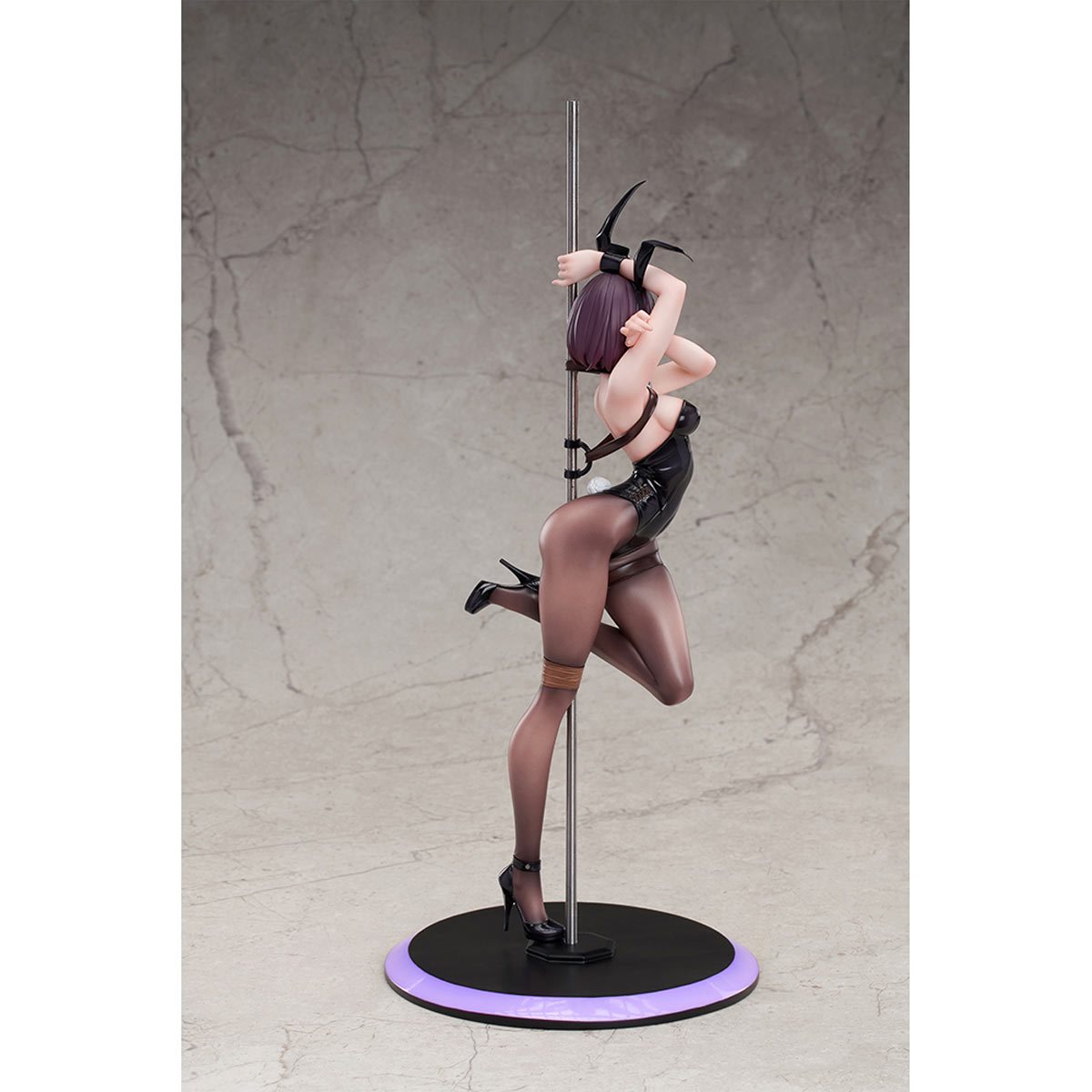 Bunny Girl Bondage 1:7 Scale Statue - Entertainment Earth