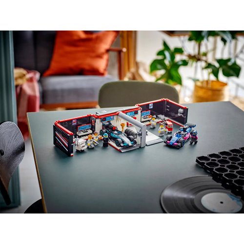 LEGO City 60444 F1 Garage & Mercedes-AMG & Alpine Cars
