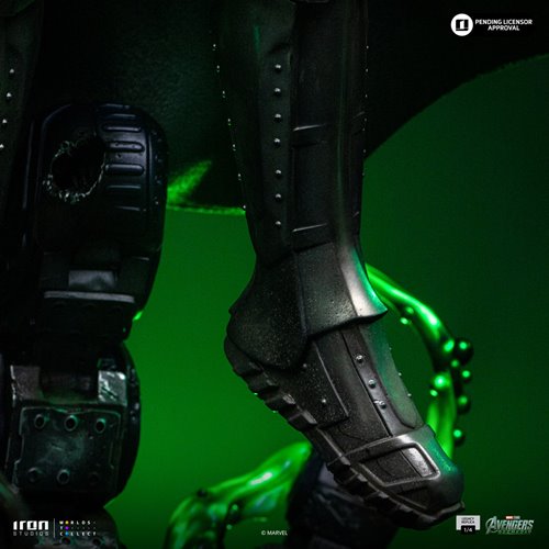 Avengers: Doomsday Doctor Doom Legacy Replica 1:4 Limited Edition Statue