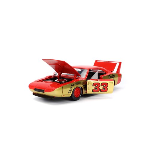 Bigtime Muscle 1969 Red Dodge Charger Daytona 1:24 Scale Die-Cast Metal Vehicle