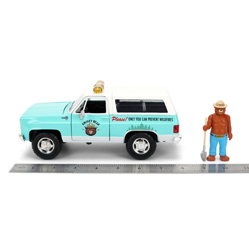 Hollywood Rides Smokey Bear 1980 Chevrolet Blazer 1:24 Scale Die-Cast Metal Vehicle with Smokey Bear