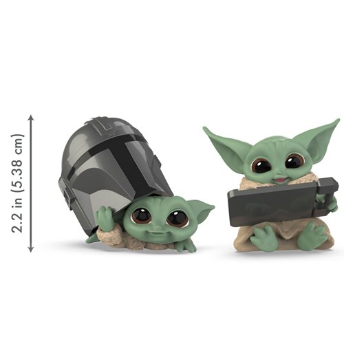 Star Wars The Mandalorian Baby Bounties Helmet Peeking and Datapad Tablet Mini-Figures