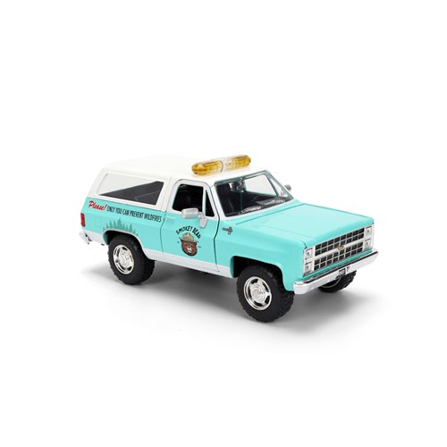 Hollywood Rides Smokey Bear 1980 Chevrolet Blazer 1:24 Scale Die-Cast Metal Vehicle with Smokey Bear